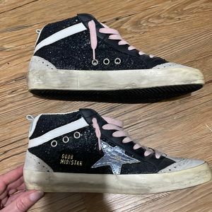Black midstars